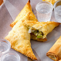 Blätterteigtaschen mit Limburger-Lauch-Füllung Blätterteigtaschen mit Limburger-Lauch-Füllung