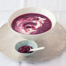 Rote-Bete-Suppe mit Kren Rote-Bete-Suppe mit Kren