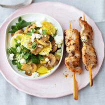 SATÉ-SPIEßE MIT KARTOFFELSALAT