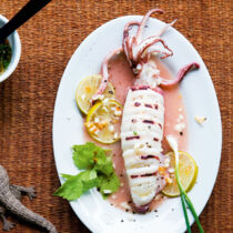 Tintenfisch im Limettensud (Pla Mük Nüng Manao)