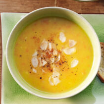 Kartoffelsuppe mit Safran und Gouda Kartoffelsuppe mit Safran und Gouda