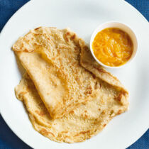 Sesampfannkuchen mit Mangoragout Sesampfannkuchen mit Mangoragout