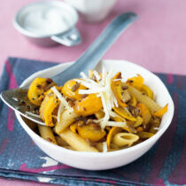 Gelbe Pasta-Gemüsepfanne Gelbe Pasta-Gemüsepfanne