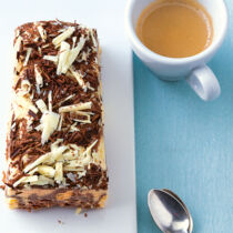 Schokoladenparfait schwarz-weiß