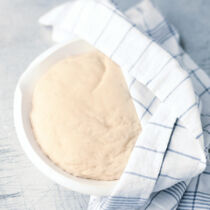 Grundrezept Salziger Hefeteig