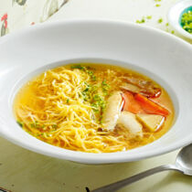 A gscheide Nudelsuppn