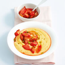 Orangengrieß mit Rhabarberkompott Orangengrieß mit Rhabarberkompott