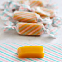 Kokoskaramellen mit Passionsfrucht Kokoskaramellen mit Passionsfrucht