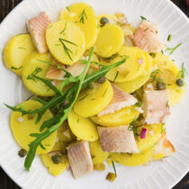 Kartoffelsalat mit Räucherforelle Kartoffelsalat mit Räucherforelle