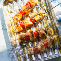 Putenspieße mit Tomaten und Oliven Putenspieße mit Tomaten und Oliven