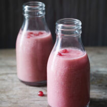 Pink Smoothie mit Granatapfel Pink Smoothie mit Granatapfel