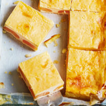 Aprikosen-Blechkuchen Aprikosen-Blechkuchen