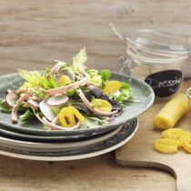 Biergartensalat mit Omelett Biergartensalat mit Omelett