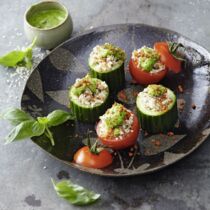 Tomaten und Gurke mit Quinoafüllung Tomaten und Gurke mit Quinoafüllung