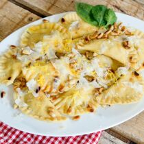 Ravioli mit Ricotta-Lachs-Füllung