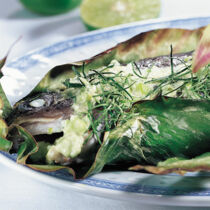 Forellen im Bananenblatt