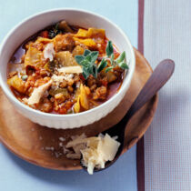 Italienischer Krauteintopf mit Kalb und Gerstengraupen Italienischer Krauteintopf mit Kalb und Gerstengraupen