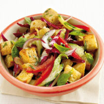 Bunter Salat mit Röstbrot Bunter Salat mit Röstbrot