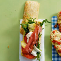 Bunt belegte Panini Bunt belegte Panini