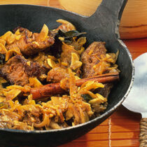 Wok-Rindfleisch mit Kokosnuss Wok-Rindfleisch mit Kokosnuss