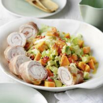 Avocado-Papaya-Salat mit Hähnchenroulade