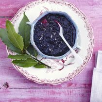 Schwarze Johannisbeere mit Lorbeer Schwarze Johannisbeere mit Lorbeer