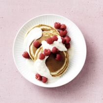 Buchweizen-Pancakes mit Himbeeren Buchweizen-Pancakes mit Himbeeren
