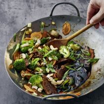Gemüse-Wok mit gehobeltem Tofu Gemüse-Wok mit gehobeltem Tofu