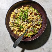 Kürbisspätzle-Champignon-Pfanne