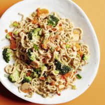 Nudeln mit ErdnussSauce Nudeln mit ErdnussSauce