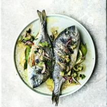 Dorade mit Oliven-Avocado-Salsa Dorade mit Oliven-Avocado-Salsa