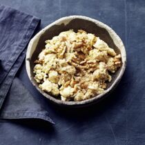 Buttermilch-Walnuss-Rührei Buttermilch-Walnuss-Rührei