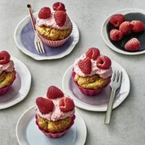 Zous Geburtstags-Cupcakes 
mit pinker Creme