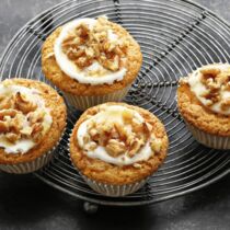 Walnussmuffins mit Joghurt