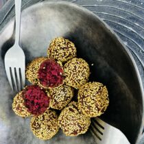 Kichererbsenbällchen mit Roter Bete L Kichererbsenbällchen mit Roter Bete L