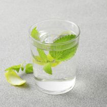 Zitronen-
wasser Zitronen-
wasser