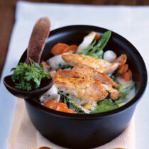 Frühlingsgemüse-Auflauf mit Pute Frühlingsgemüse-Auflauf mit Pute