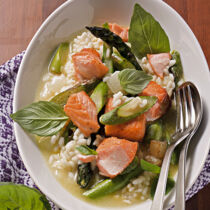 Spargelrisotto mit Lachs