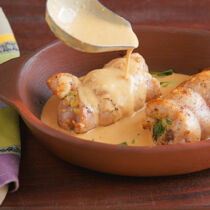 Kaninchenkeulen in Estragon-Senf-Sauce