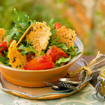 Rucolasalat mit Parmesanchips