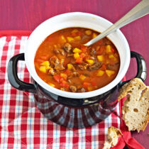 Gulaschsuppe mit Paprika