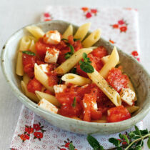 Pennette mit geschmolzenen Tomaten Pennette mit geschmolzenen Tomaten