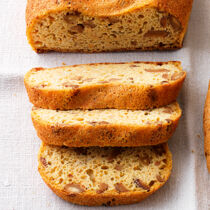 Möhrenbrot mit Mandeln