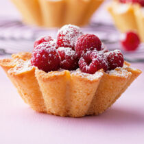 Beeren-Tarteletts mit Zitronencreme