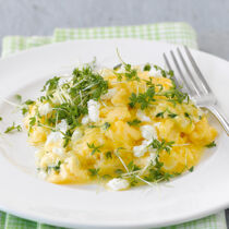 Kresserührei mit Schafkäse Kresserührei mit Schafkäse