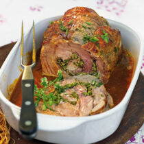 Kräuterrollbraten mit Fenchelsauce