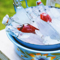 Sauerkirschsirup ‒ vollfruchtig und frisch Sauerkirschsirup ‒ vollfruchtig und frisch