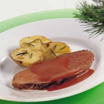 Gamskeule mit Hagebutten Gamskeule mit Hagebutten