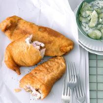 Backfisch mit Gurkensalat Backfisch mit Gurkensalat