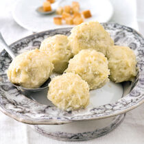 Kartoffelklöße halb und halb Kartoffelklöße halb und halb